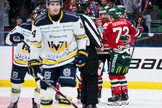 Frölundas Joel Lundqvist jublar ihop med lagkamrater