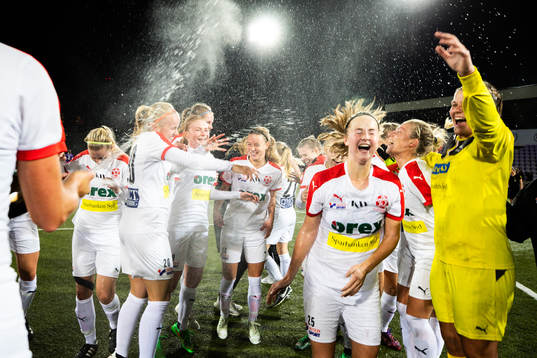 Borgebys spelare jublar