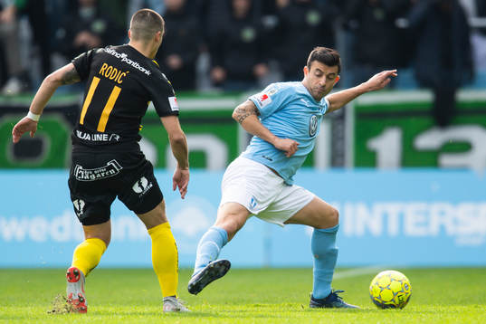 Hammarbys Vladimir Rodic och Malmö FFs Behrang Safari