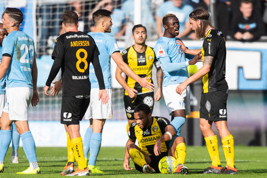Malmö FFs Bonke Innocent i bråk med Hammarbys Björn