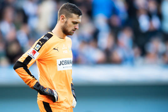 Hammarbys målvakt Davor Blazevic deppar