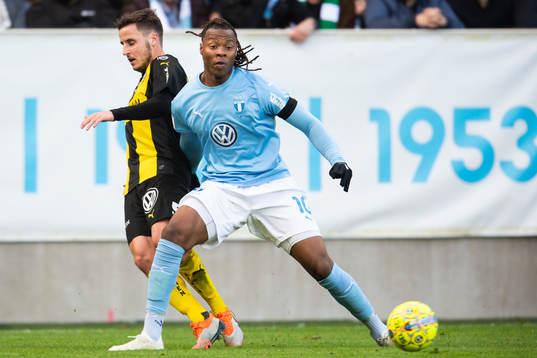 Hammarbys Jeppe Andersen och Malmö FFs Carlos Strandberg