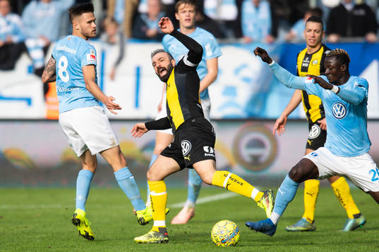 Malmö FFs Bonke Innocent och Arnór Ingvi Traustason