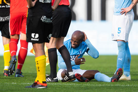 Malmö FFs Fouad Bachirou tar sig för huvudet