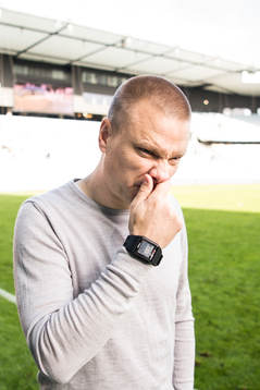 Hammarbys tränare Stefan Billborn deppar