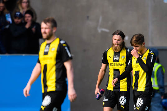 Hammarbys Björn Paulsen (m) deppar