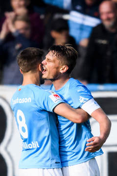 Malmö FFs Markus Rosenberg jublar med Arnór Ingvi