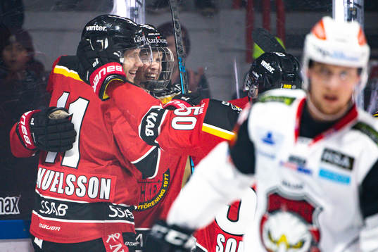 Luleås Noel Gunler  och Petter Emanuelsson jublar