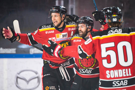 Luleås Jack Connolly och Johan Harju jublar