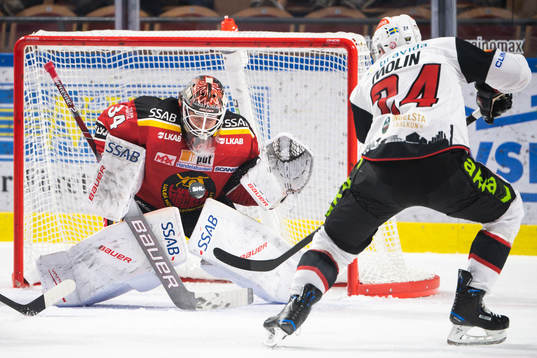 Luleås målvakt Joel Lassinantti och Malmö Redhawks Emil