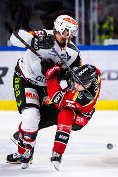 Malmö Redhawks Anton Mylläri och Luleås Jonas Berglund