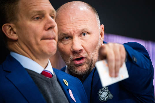 Malmö Redhawks tränare Peter Andersson och assisterande