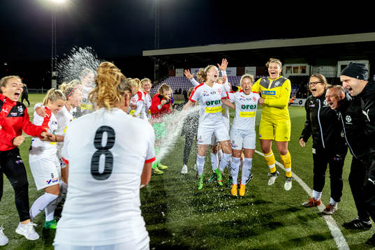 Borgebys spelare jublar