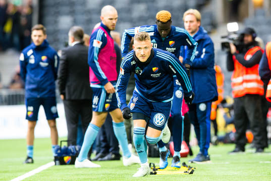 Djurgårdens Fredrik Ulvestad värmer upp