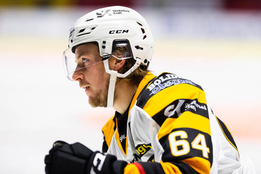 Skellefteås Jonathan Pudas jublar