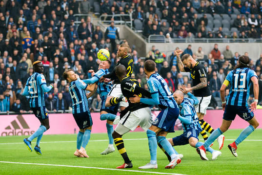 s Robin Jansson når högst på en nick i Djurgårdens