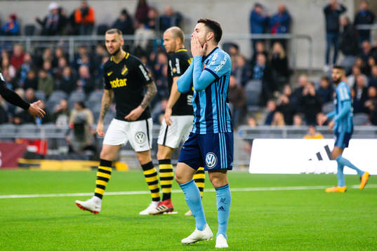 Djurgårdens Kerim Mrabti deppar