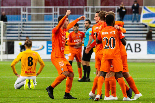 AFC Eskilstunas spelare jublar