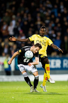Matthías Vilhjálmsson of Rosenborg and Ifeanyi Mathew of