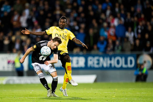 Matthías Vilhjálmsson of Rosenborg and Ifeanyi Mathew of