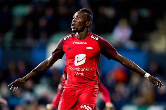Daouda Bamba of Brann celebrates