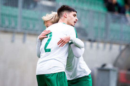 Hammarbys Ebon Shabanaj jublar med lagkamrat Jonathan