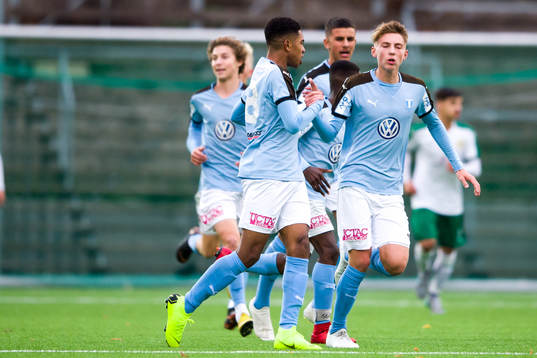 Malmös Lucas Gomes jublar med lagkamrater
