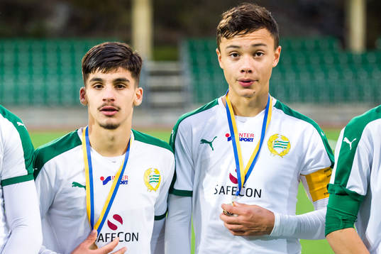 Hammarbys Ebon Shabanaj och Walter Vera Garcia med sina