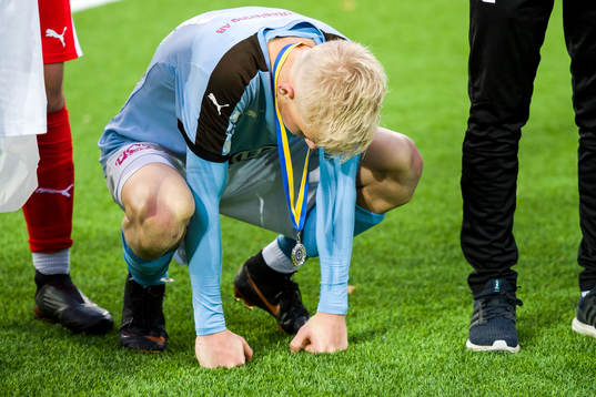 Malmös Melker Widell deppar med sin silvermedalj