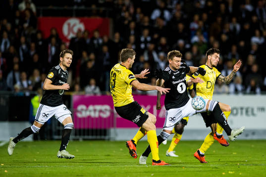 Matthías Vilhjálmsson of Rosenborg, Frode Kippe of