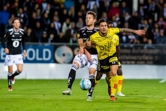 Matthías Vilhjálmsson of Rosenborg and Daniel Alexander
