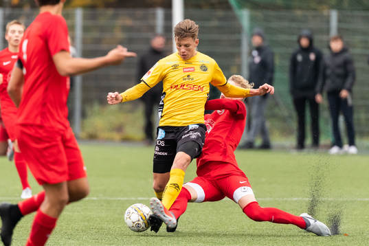 Elfsborgs Noah Söderberg och Djursholms Tim Hartzell