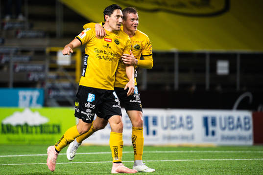 Elfsborgs Stefan Ishizaki och Samuel Holmén jublar