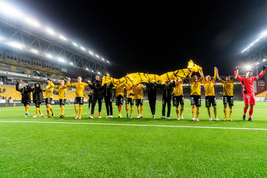 Elfsborgs spelare tackar publiken