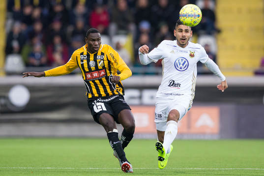 Häckens Elohor Ekpolo och Östersunds Hosam Aiesh
