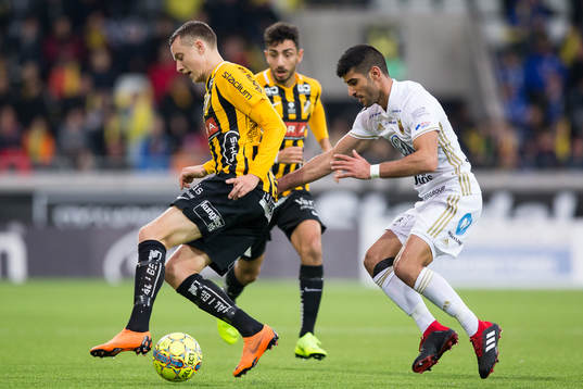 Häckens Viktor Lundberg och Östersunds Rewan Amin
