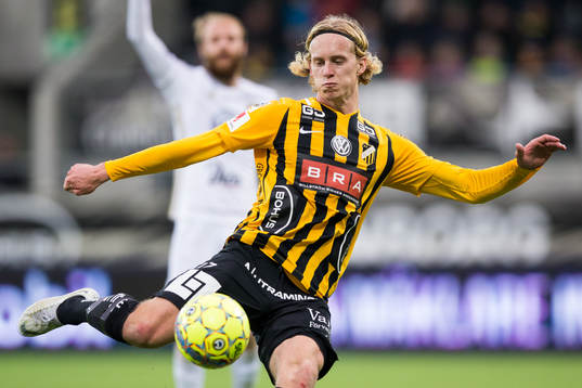 Häckens Gustav Berggren med ett skottförsök