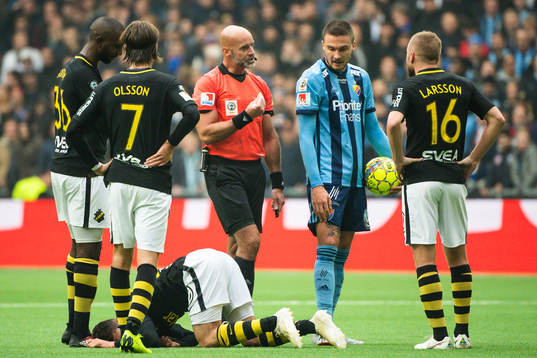 s Tarik Elyounoussi har ont