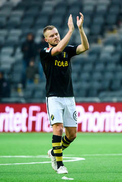 s Sebastian Larsson  tackar publiken