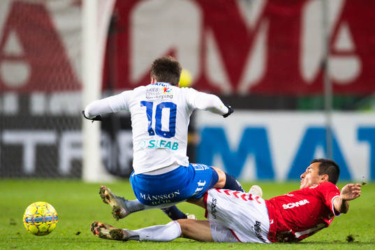 Kalmars Emin Nouri och Norrköpings Simon Skrabb