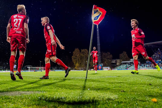 Henrik Kjelsrud Johansen of Brann celebrates with teammates