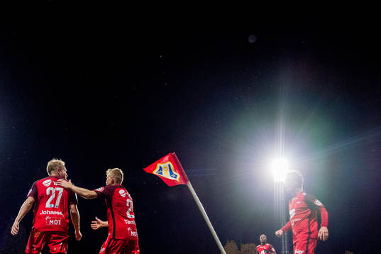 Henrik Kjelsrud Johansen of Brann celebrates with teammates