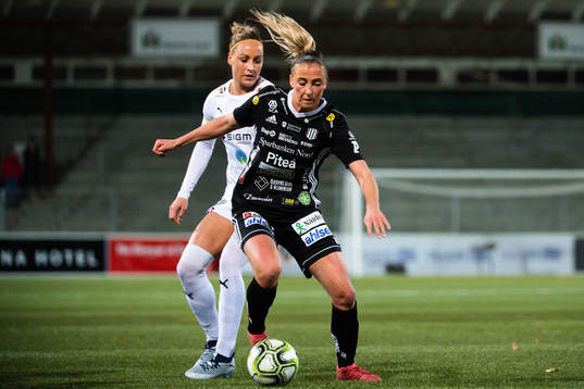 Piteås Julia Karlenäs och Rosengårds Sanne Troelsgaard
