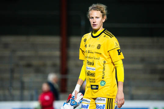 Piteås målvakt Cajsa Andersson deppar