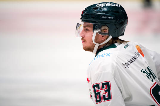 Tingsryds Daniel Öhrn  ishockeymatchen i Hockeyallsvenskan