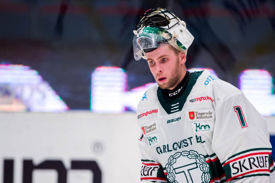 Tingsryds målvakt Andreas Ljunggren deppar
