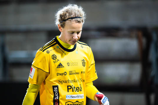 Piteås målvakt Cajsa Andersson deppar