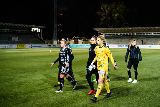 Piteås målvakt Cajsa Andersson deppar