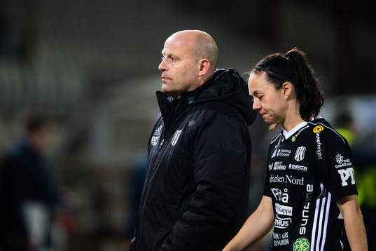 Piteås tränare Stellan Carlsson och June Pedersen deppar