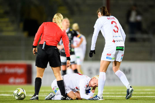 Rosengårds Caroline Seger tar sig för huvudet